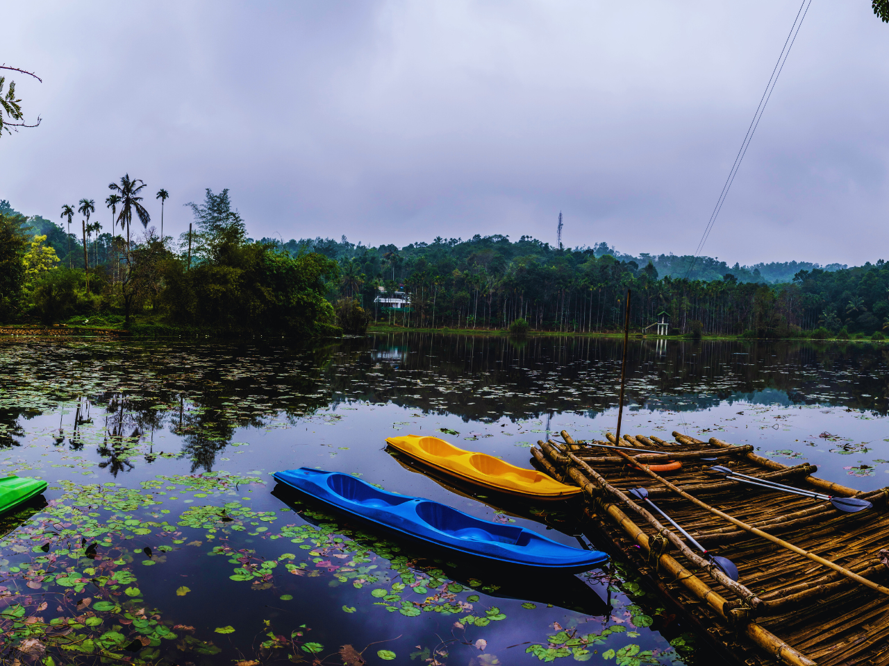 kayaking in Kerala